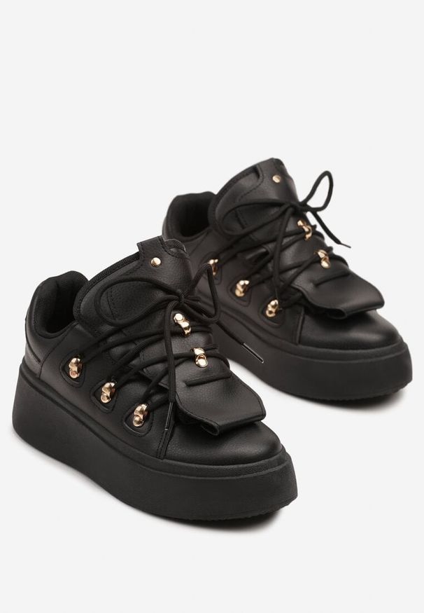 Born2be - Czarne Sneakersy na Platformie z Ozdobnym Szerokim Językiem Zarinea. Okazja: na co dzień. Nosek buta: okrągły. Zapięcie: sznurówki. Kolor: czarny. Materiał: jeans. Obcas: na platformie