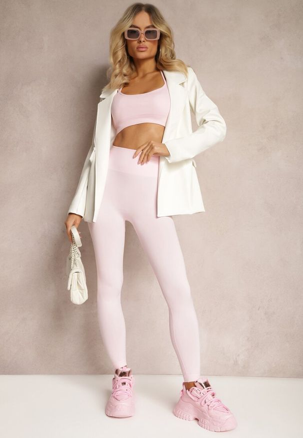 Renee - Biała Pudełkowa Marynarka z Ekoskóry Niezapinana z Poduszkami w Ramionach Suniya. Okazja: na co dzień, na spotkanie biznesowe. Kolor: biały. Materiał: wiskoza. Styl: casual, biznesowy