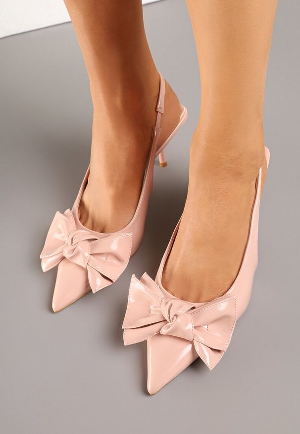 Renee - Różowe Sandały Vices na Szpilce Slingback Ozdobione Kokardą Nilendria. Okazja: na imprezę, na spacer. Kolor: różowy. Wzór: aplikacja. Sezon: lato. Obcas: na szpilce. Styl: elegancki