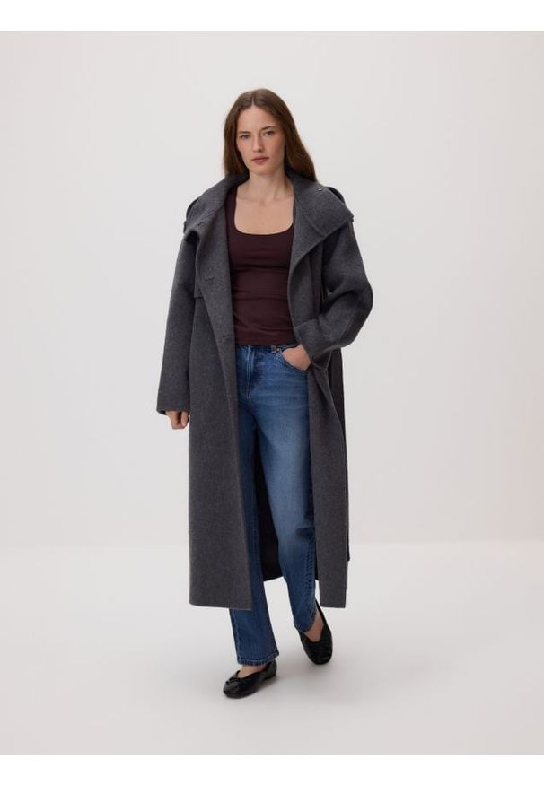 Reserved - Gładki top - brązowy. Kolor: brązowy. Materiał: dzianina. Wzór: gładki