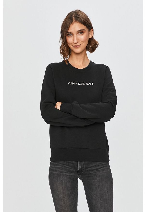 Calvin Klein Jeans - Bluza. Typ kołnierza: bez kaptura. Kolor: czarny. Materiał: bawełna, poliester, dzianina. Wzór: nadruk