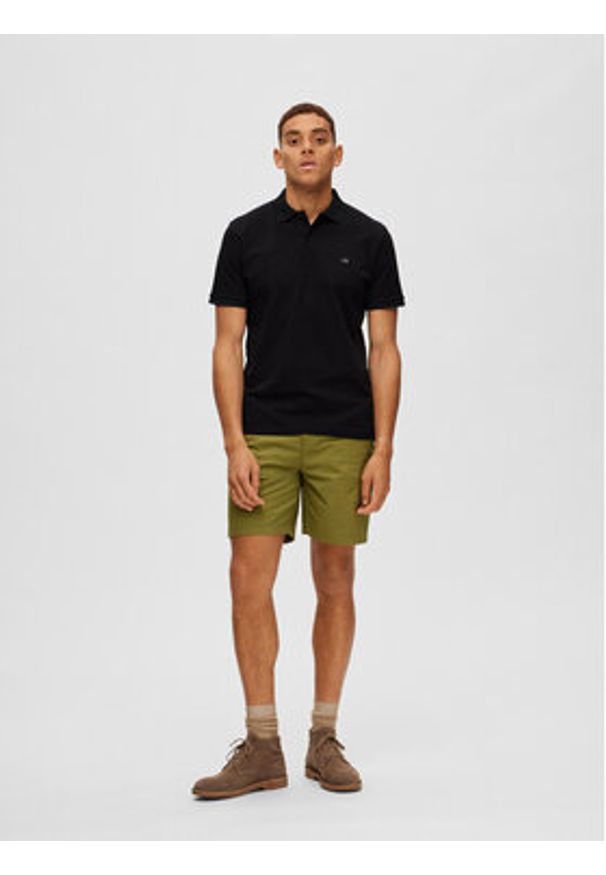 Selected Homme Polo 16087839 Czarny Regular Fit. Typ kołnierza: polo. Kolor: czarny. Materiał: bawełna