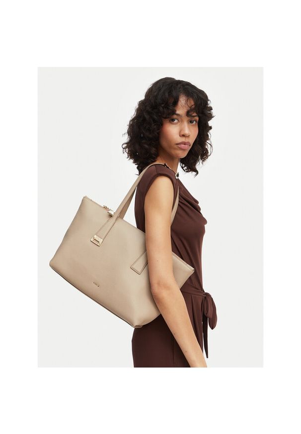 Torebka Furla. Kolor: beżowy