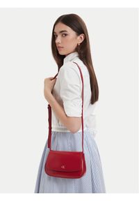 Calvin Klein Torebka Ck Flap Camera Bag LV04F3421G Bordowy. Kolor: czerwony. Materiał: skórzane #1