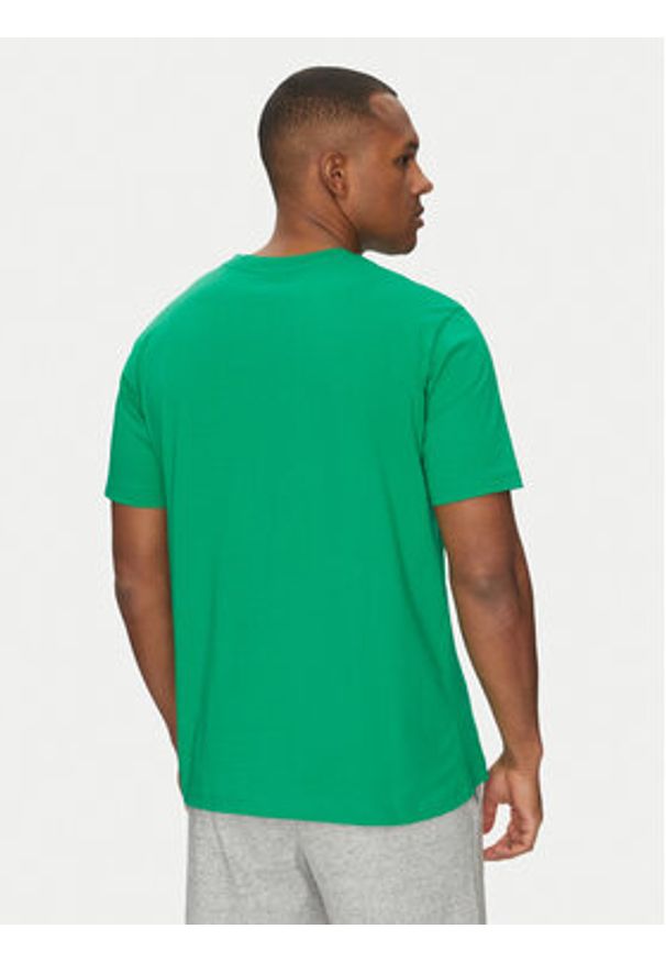 Champion T-Shirt 220256 Zielony Regular Fit. Kolor: zielony. Materiał: bawełna