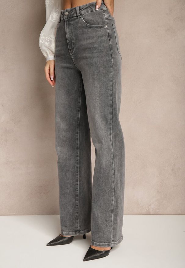 Renee - Szare Jeansy High Waist o Szerokim Kroju Sesinia. Okazja: na co dzień. Stan: podwyższony. Kolor: szary. Długość: długie. Styl: casual, elegancki