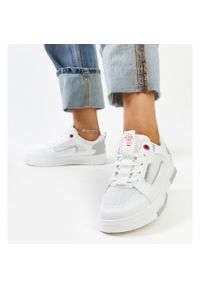 Białe sneakersy damskie Cross Jeans. Okazja: na co dzień. Nosek buta: okrągły. Kolor: biały. Materiał: materiał, guma #5