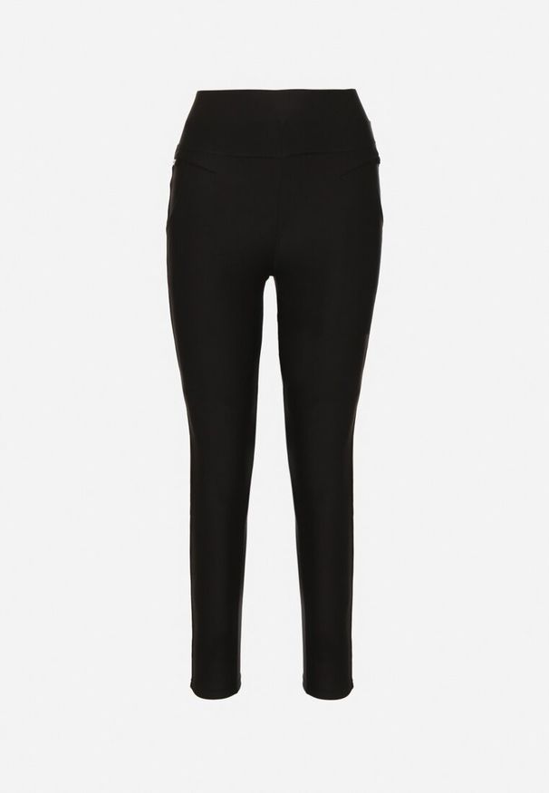 Born2be - Czarne Spodnie o Dopasowanym Kroju z Gumką w Talii i Wysokim Stanem Selbia. Okazja: na co dzień. Stan: podwyższony. Kolor: czarny. Styl: casual, elegancki