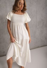 Renee - Jasnobeżowa Sukienka z Wiskozy o Rozkloszowanym Kroju z Bufiastymi Rękawkami Rosena. Kolor: beżowy. Materiał: wiskoza. Długość rękawa: krótki rękaw. Sezon: lato. Typ sukienki: rozkloszowane. Długość: maxi #1