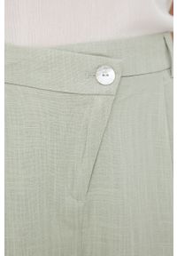 Vero Moda szorty z domieszką lnu damskie kolor zielony gładkie high waist. Stan: podwyższony. Kolor: zielony. Materiał: len. Wzór: gładki #3