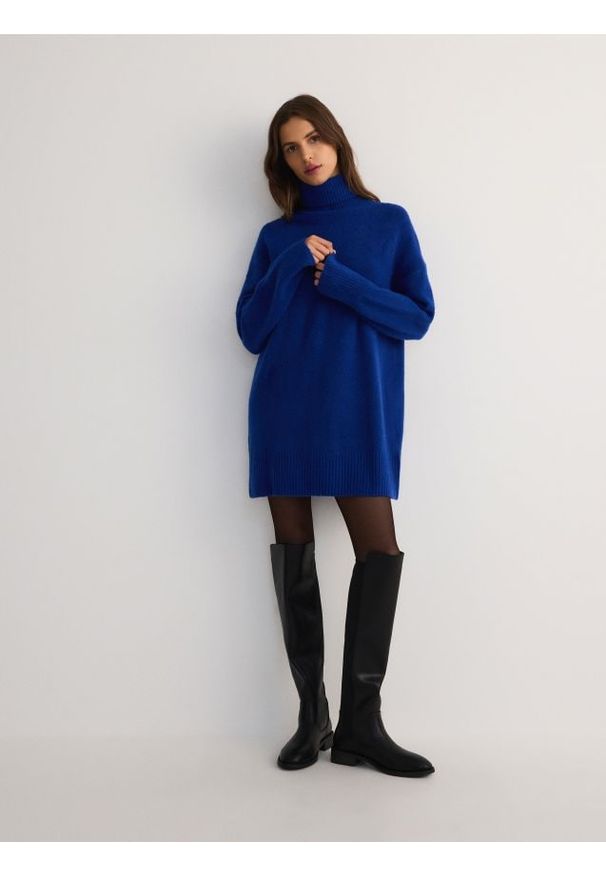 Reserved - Sweter z golfem - niebieski. Typ kołnierza: golf. Kolor: niebieski. Materiał: wełna, dzianina