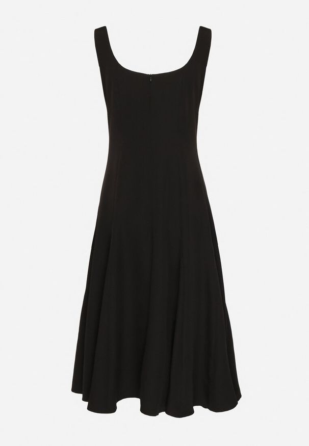 Born2be - Czarna Klasyczna Sukienka o Rozkloszowanym Kroju Delure. Okazja: na imprezę. Typ kołnierza: dekolt kwadratowy. Kolor: czarny. Wzór: aplikacja. Styl: klasyczny