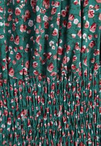 Renee - Zielona Bawełniana Sukienka z Gumką w Talii o Fasonie Hiszpanki Jazmi. Okazja: na co dzień, na spacer. Typ kołnierza: dekolt hiszpanka. Kolor: zielony. Materiał: bawełna. Wzór: aplikacja. Typ sukienki: sportowe, proste. Styl: sportowy, casual, elegancki #4