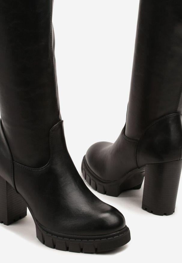 Renee - Czarne Kozaki na Słupku i Platformie z Dopasowaną Cholewką Latallea. Okazja: na co dzień, na randkę. Zapięcie: zamek. Kolor: czarny. Materiał: jeans. Szerokość cholewki: normalna. Obcas: na platformie. Styl: casual, elegancki