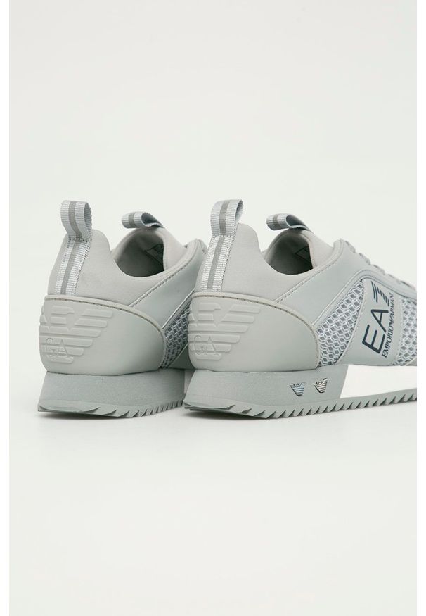 EA7 Emporio Armani - Buty. Nosek buta: okrągły. Zapięcie: sznurówki. Kolor: szary. Materiał: guma