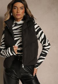 Renee - Czarna Pikowana Kamizelka Casual z Kapturem Olanissa. Okazja: na co dzień. Typ kołnierza: kaptur. Kolor: czarny. Materiał: poliester. Styl: casual