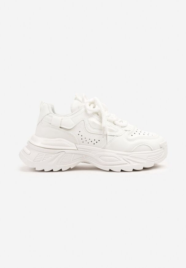 Renee - Białe Sneakersy w Streetwearowym Stylu na Tłoczonej Podeszwie Nelasea. Okazja: na co dzień. Zapięcie: sznurówki. Kolor: biały. Materiał: jeans, skóra. Obcas: na platformie