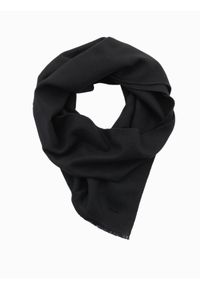 Ombre Clothing - Monochromatyczny męski szalik z frędzlami – czarny V1. Okazja: na co dzień. Kolor: czarny. Materiał: tkanina, poliester, bawełna. Wzór: aplikacja, jednolity. Styl: klasyczny, wizytowy, casual, elegancki