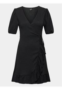 Gina Tricot Sukienka codzienna 19320 Czarny Regular Fit. Okazja: na co dzień. Kolor: czarny. Materiał: syntetyk. Typ sukienki: proste. Styl: casual #1