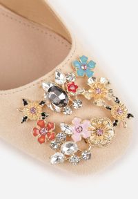 Renee - Beżowe Sandały Vices na Słupku Slingback ze Skórzaną Wkładką i Cyrkoniami Nimirune. Okazja: na co dzień. Zapięcie: sprzączka. Kolor: beżowy. Materiał: skóra. Wzór: aplikacja. Obcas: na słupku. Styl: casual. Wysokość obcasa: średni #7