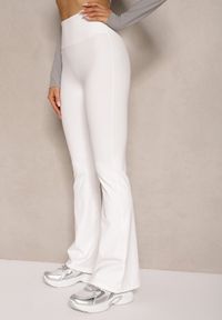 Renee - Białe Legginsy Dzwony High Waist Korivienne. Okazja: na co dzień. Stan: podwyższony. Kolor: biały. Styl: elegancki, casual #5