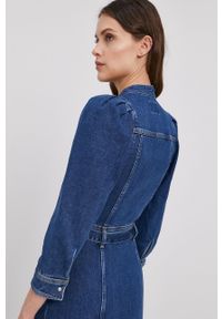 Pepe Jeans Sukienka jeansowa mini prosta. Kolor: niebieski. Materiał: tkanina. Długość rękawa: długi rękaw. Wzór: gładki. Typ sukienki: proste. Długość: mini #3
