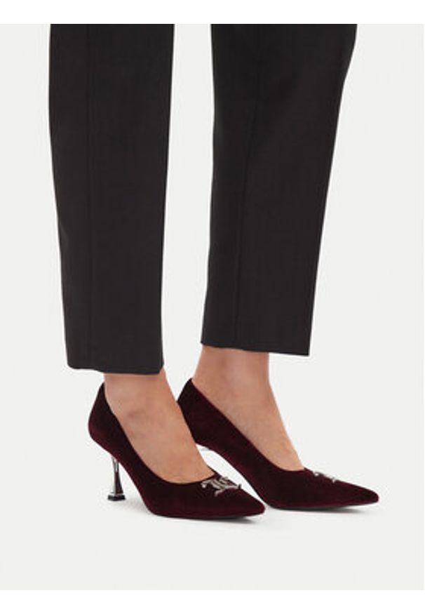 Juicy Couture Szpilki EO-R24SS94659 Bordowy. Kolor: czerwony. Materiał: materiał. Obcas: na szpilce