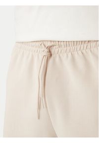 Adidas - adidas Szorty sportowe Future Icons Small Logo KD7659 Beżowy Regular Fit. Kolor: beżowy. Materiał: bawełna. Styl: sportowy #3