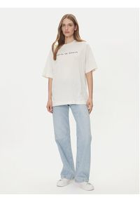 Vero Moda T-Shirt Taz Hailey 10337839 Biały Regular Fit. Kolor: biały. Materiał: bawełna #5