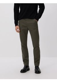 Reserved - Spodnie chino slim - jasny zielony. Kolor: zielony. Materiał: tkanina, bawełna