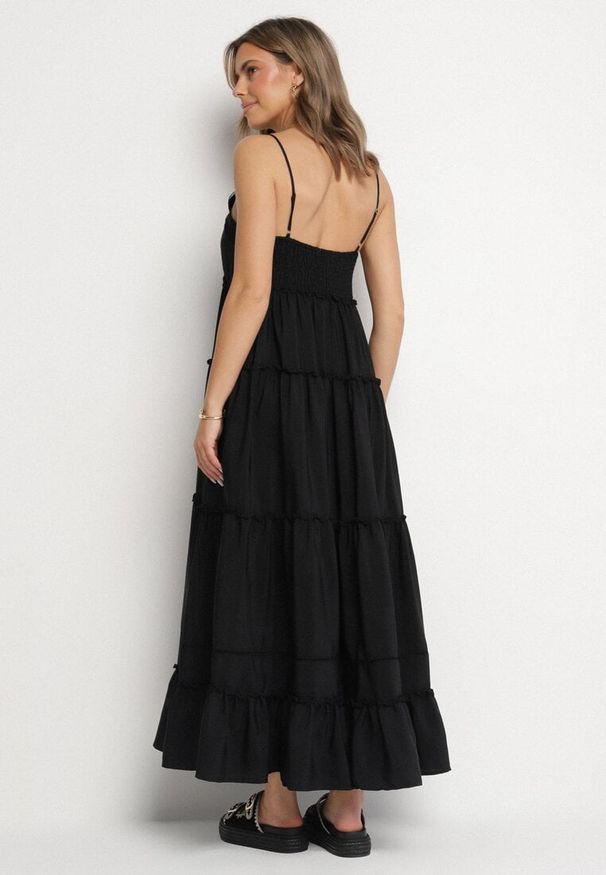 Born2be - Czarna Sukienka z Wiskozy i Bawełny Rozkloszowana na Ramiączkach Mimina. Okazja: na spacer, na co dzień. Kolor: czarny. Materiał: bawełna, wiskoza. Długość rękawa: na ramiączkach. Wzór: aplikacja. Sezon: lato. Typ sukienki: rozkloszowane. Styl: casual