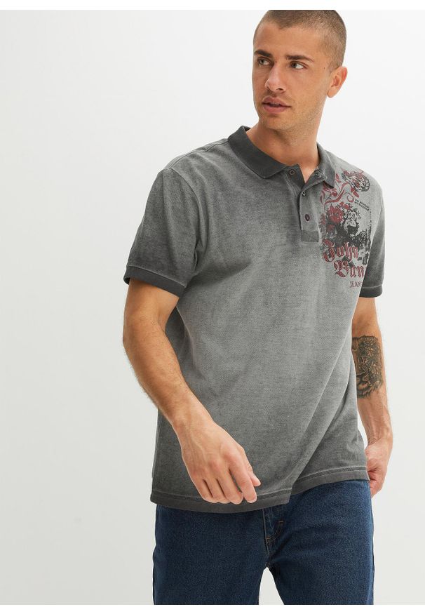 bonprix - Shirt polo Loose Fit, krótki rękaw. Typ kołnierza: polo. Kolor: szary. Długość rękawa: krótki rękaw. Długość: krótkie. Wzór: nadruk