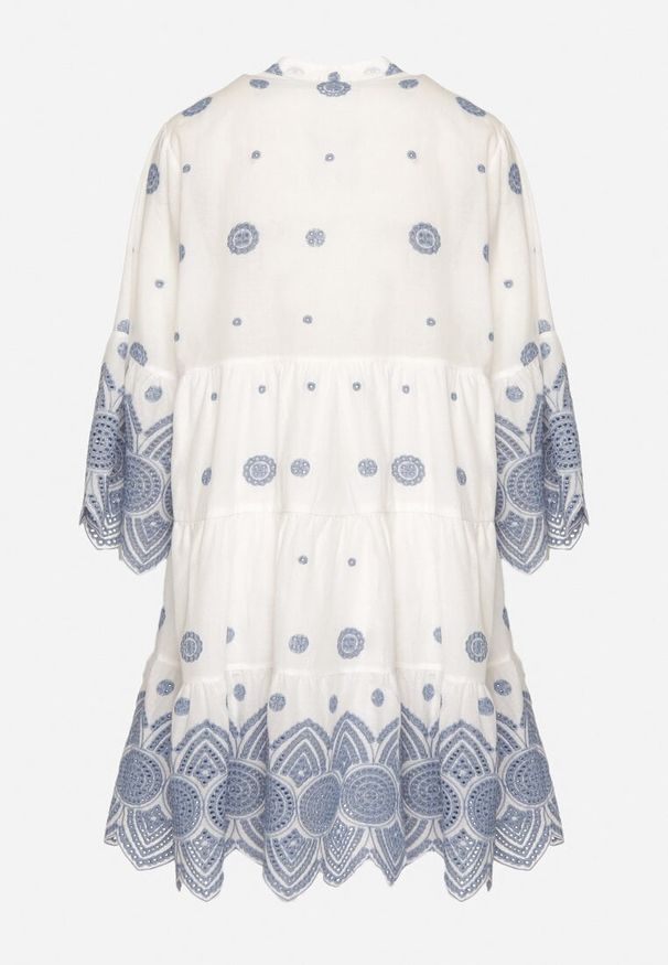 Born2be - Biała Bawełniana Sukienka Pudełkowa ze Wzorem Etno Rallea. Okazja: na co dzień. Kolor: biały. Materiał: bawełna. Styl: etno