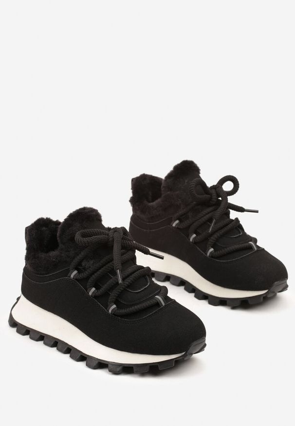 Born2be - Czarne Sneakersy w Stylu Śniegowców na Grubej Podeszwie z Tłoczeniem Sinetta. Okazja: na co dzień. Kolor: czarny. Materiał: dzianina