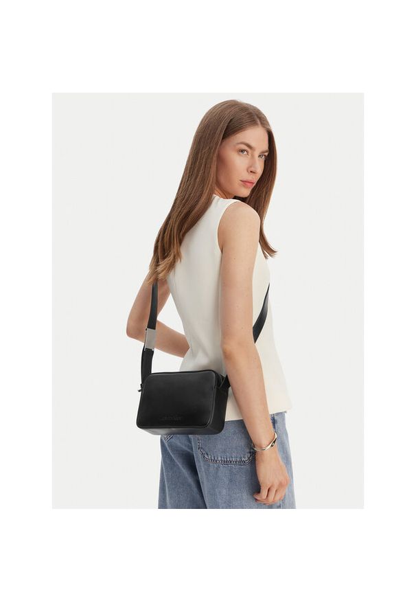 Torebka Calvin Klein. Kolor: czarny