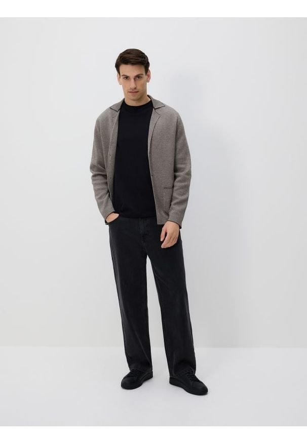 Reserved - Kardigan z kołnierzem - ciemnobrązowy. Kolor: brązowy. Materiał: dzianina, bawełna