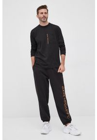 Calvin Klein Jeans spodnie bawełniane J30J320051.PPYY męskie kolor czarny z nadrukiem. Kolor: czarny. Materiał: bawełna. Wzór: nadruk #3