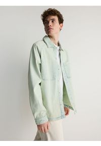 Reserved - Denimowa koszula comfort fit - jasnozielony. Kolor: zielony. Materiał: denim #1