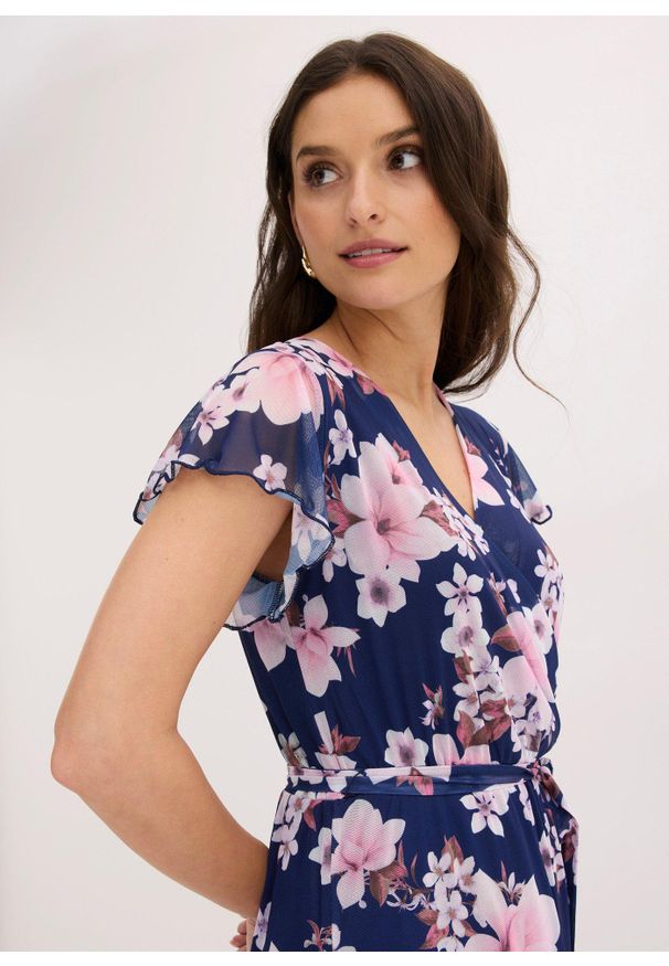 bonprix - Sukienka midi z siatkowego materiału z nadrukiem. Kolor: niebieski. Materiał: materiał. Wzór: nadruk. Długość: midi