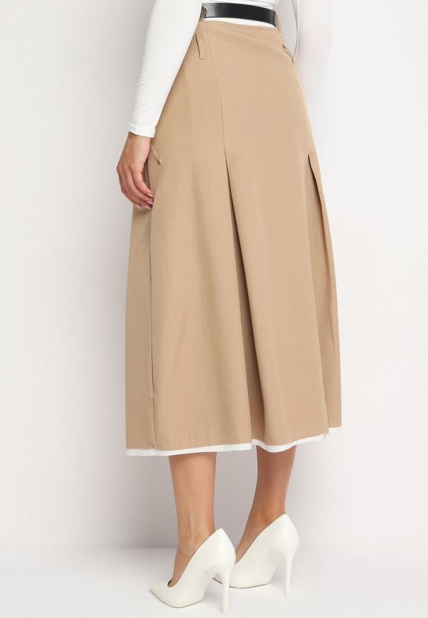 Born2be - Beżowa Plisowana Rozkloszowana Spódnica z Imitacją Kieszeni Paskiem i Gumką w Talii Evisthai. Okazja: na co dzień. Kolor: beżowy. Styl: casual, elegancki