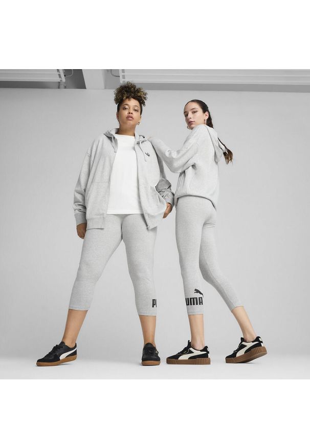 Puma - Damskie legginsy 3/4 z małym logo No. 1 ESS PUMA Light Gray Heather. Kolor: szary. Materiał: guma. Wzór: nadruk. Sport: turystyka piesza