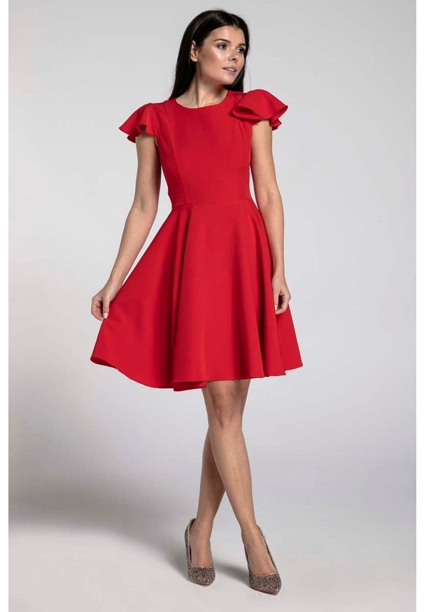 Nommo - Czerwona Rozkloszowana Sukienka z Rękawkiem Typu Motylek. Kolor: czerwony. Materiał: poliester, wiskoza. Długość rękawa: krótki rękaw