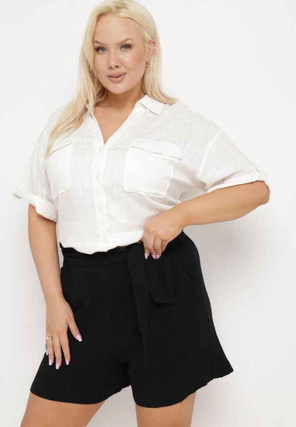 Born2be - Czarne Szorty z Bawełny z Gumką w Pasie i Materiałowym Paskiem Melluna. Okazja: na co dzień. Stan: podwyższony. Kolor: czarny. Materiał: bawełna, materiał. Styl: casual, elegancki