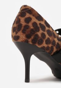 Renee - Panterkowe Czółenka Vices na Szpilce z Wkładką ze Skóry Naturalnej z Klamrą Nalisette. Okazja: na co dzień. Zapięcie: klamry. Materiał: skóra. Obcas: na szpilce. Styl: casual, klasyczny, elegancki. Wysokość obcasa: średni #5