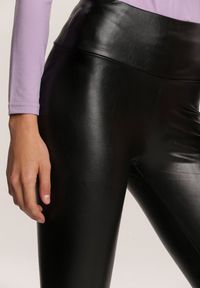 Renee - Czarne Spodnie Skinny Nemororin. Stan: podwyższony. Kolor: czarny. Długość: długie. Wzór: gładki #5