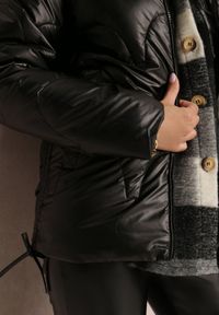 Renee - Czarna Kurtka Linerin. Kolor: czarny. Materiał: tkanina #4