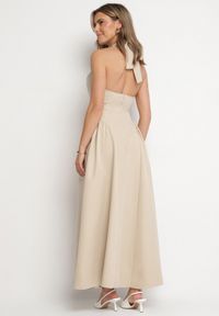 Born2be - Beżowa Sukienka o Rozkloszowanym Kroju z Wiązanym Dekoltem Halter Senicea. Okazja: na spacer, na co dzień. Typ kołnierza: dekolt halter. Kolor: beżowy. Typ sukienki: proste. Styl: casual #2