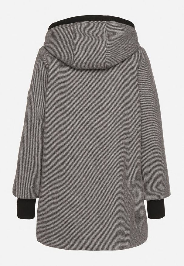 Born2be - Czarna Kurtka o Pudełkowym Kroju z Kapturem Tulavera. Okazja: na co dzień, na spacer. Typ kołnierza: kaptur. Kolor: czarny. Materiał: jeans. Styl: casual