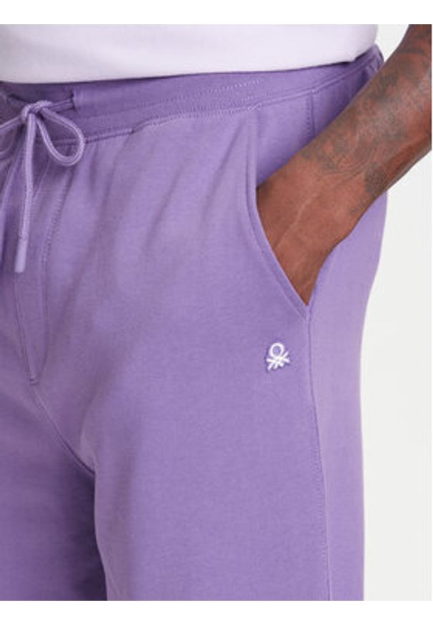 United Colors of Benetton - United Colors Of Benetton Spodnie dresowe 342ZUF01B Fioletowy Regular Fit. Kolor: fioletowy. Materiał: bawełna