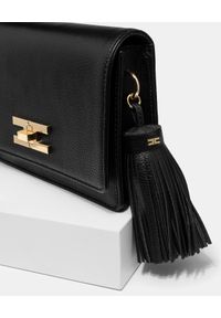 Elisabetta Franchi - ELISABETTA FRANCHI - Czarna torebka na ramię z frędzlami. Kolor: czarny. Wzór: kwiaty. Dodatki: z frędzlami. Styl: elegancki. Rodzaj torebki: na ramię #4